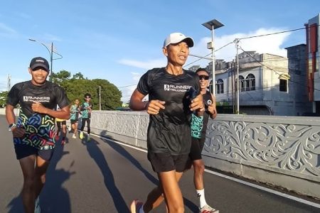 Lari Serasa Masuk Game: Kenapa Kacamata AR Pintar Mendadak Kuasai Rute Run Club Juni Ini?